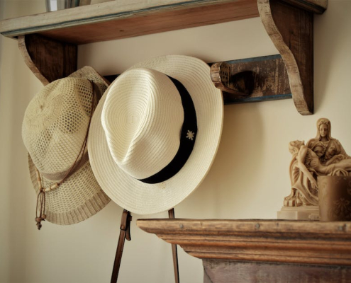 Renueva tus cortinas con estilo: Descubre la elegancia del blanco en barras para cortinas